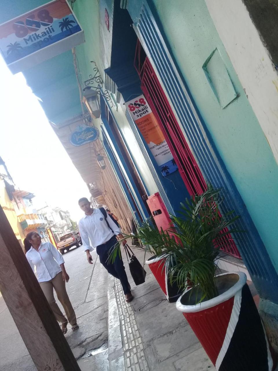 Pensión 868 Mikaili Spot